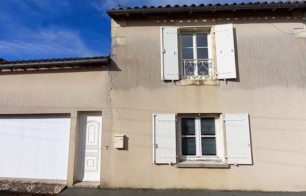 maison 4 pièces 95 m2 à vendre à Prissé-la-Charrière (79360)