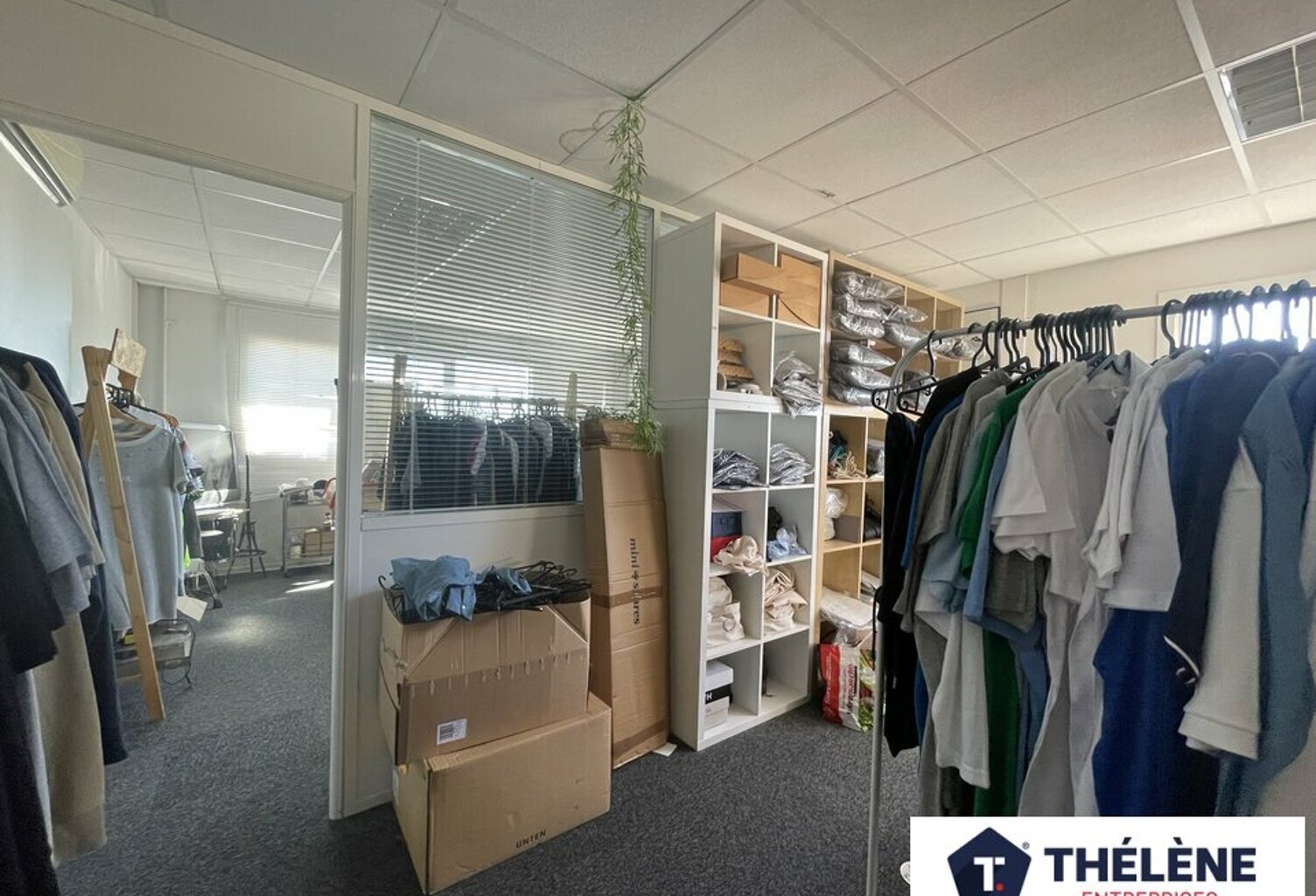 BUREAUX à LOUER — photo 1