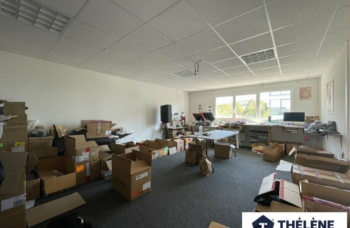 BUREAUX à LOUER — photo 2