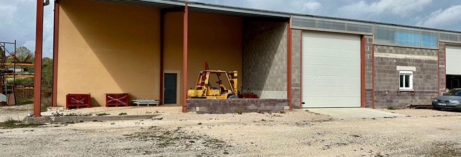 Local industriel  770 m² à vendre à Saint-Saturnin-de-Lenne (12560)
