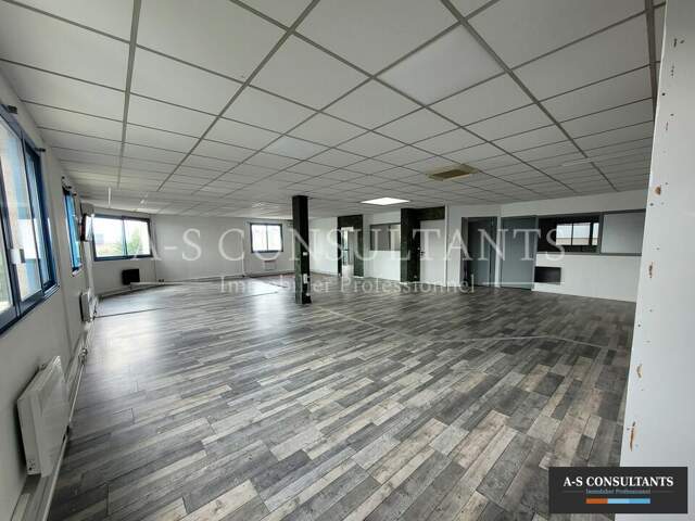 BUREAUX à louer — photo du bien