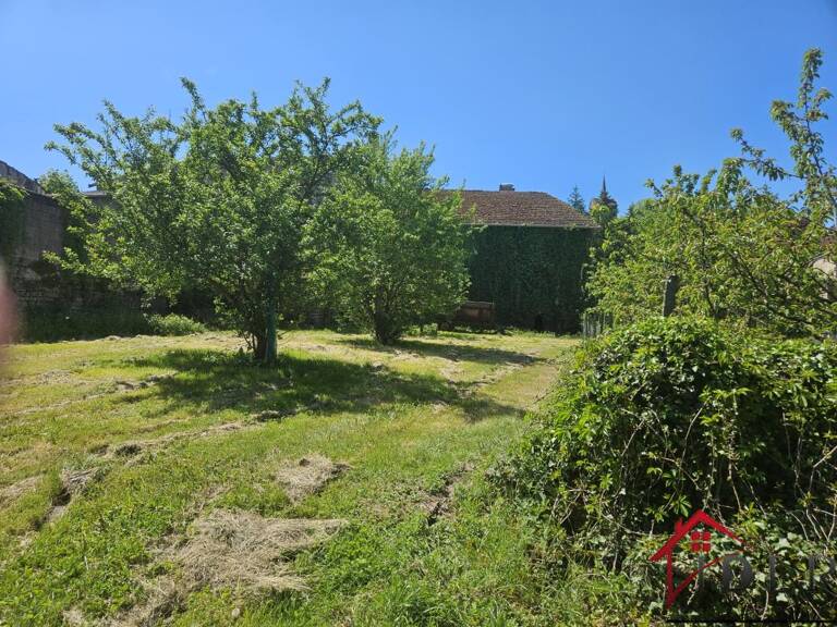 ensemble immobilier comprenant 2 habitations sur un terrain — photo 1