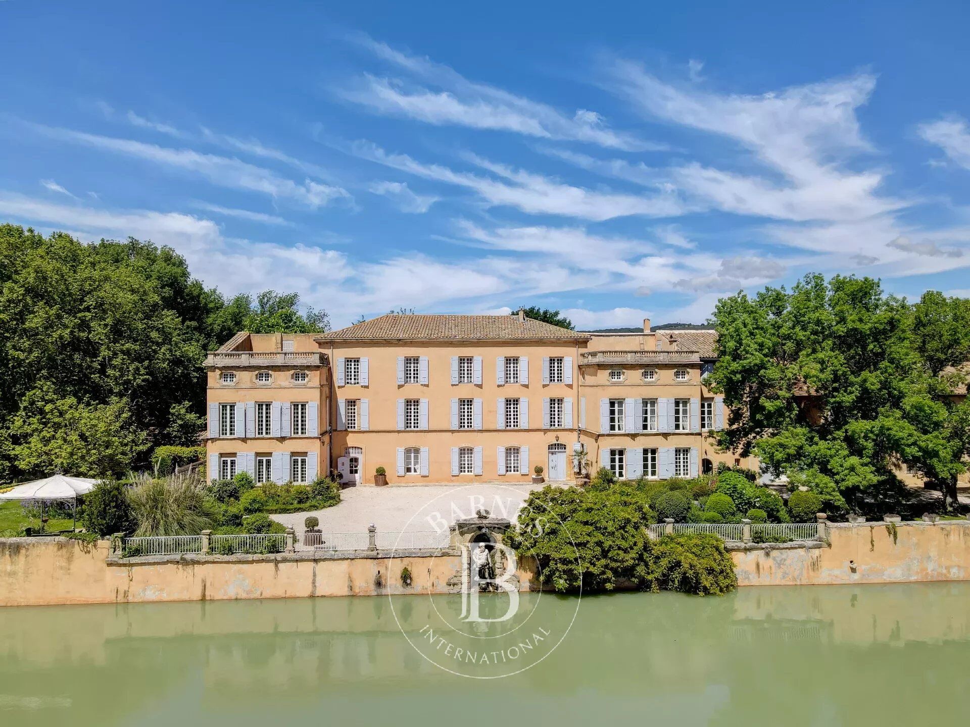 Aix-en-Provence Maison 27 pièces 1111 m²