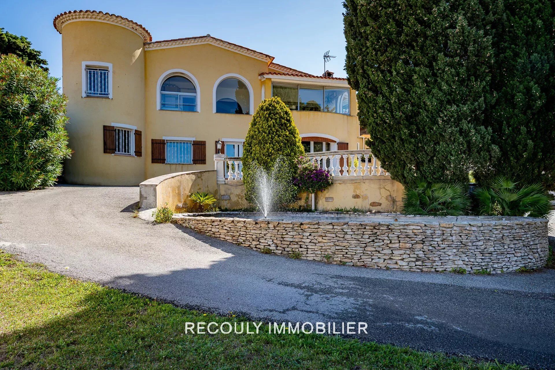 Sanary-sur-Mer Maison 9 pièces 265 m²