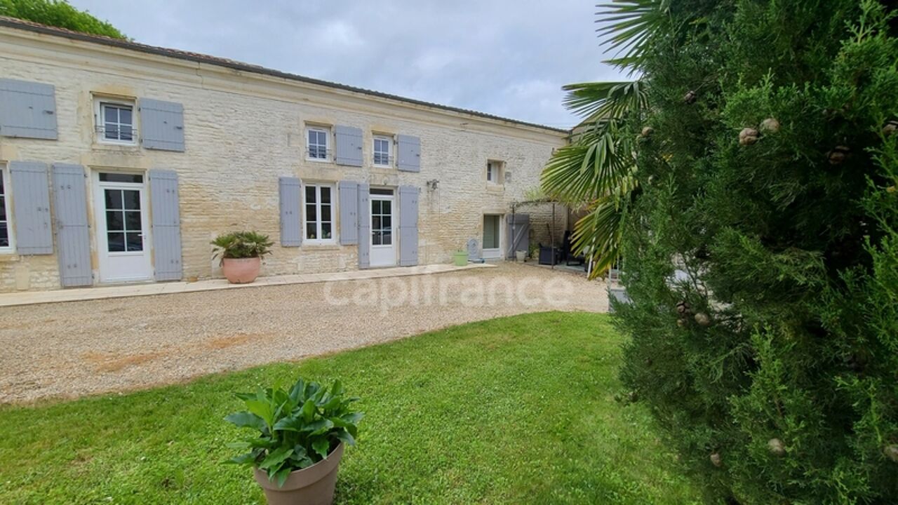 maison 9 pièces 170 m2 à vendre à Fontaine-Chalendray (17510)