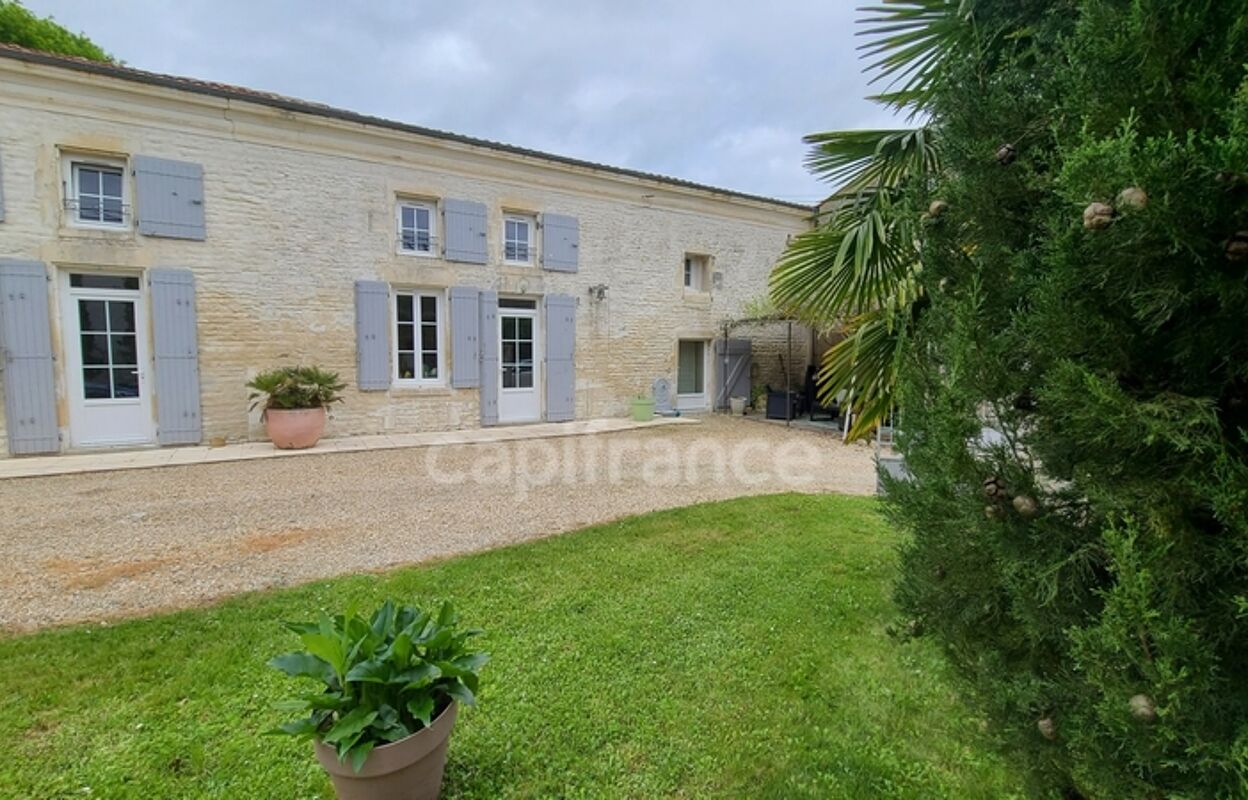 maison 9 pièces 170 m2 à vendre à Fontaine-Chalendray (17510)