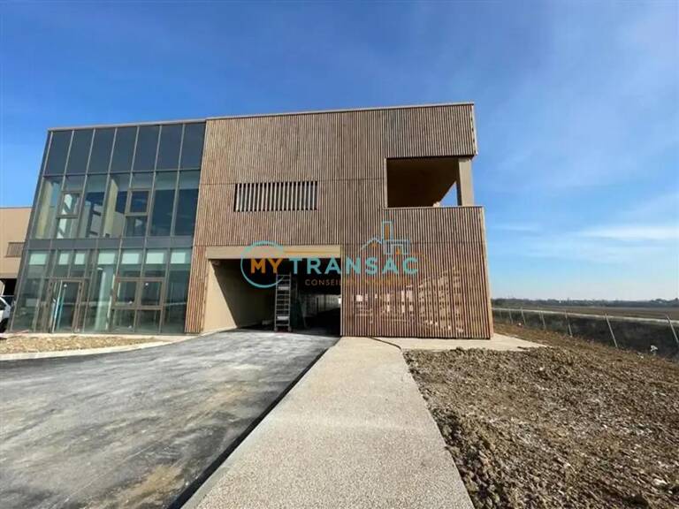 A VENDRE Locaux Neufs à partir de 2 788m² à Tremblay Parc Aérolians — photo 1