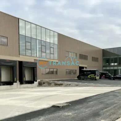 Local industriel  3153600 €