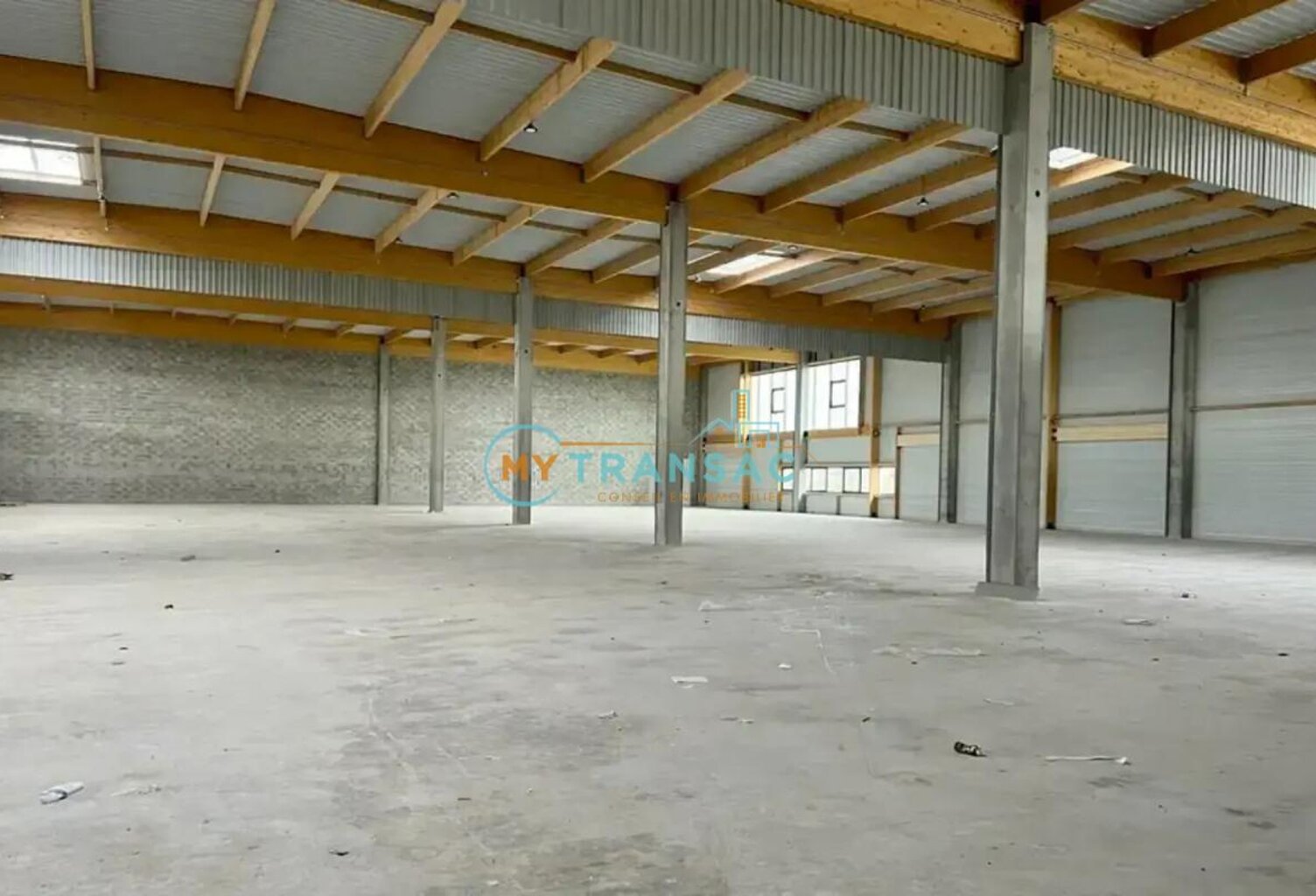 A VENDRE Locaux Neufs à partir de 2 788m² à Tremblay Parc Aérolians — photo 1