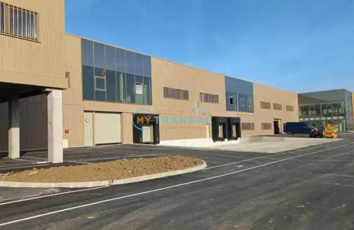 A VENDRE Locaux Neufs à partir de 2 788m² à Tremblay Parc Aérolians — photo 2