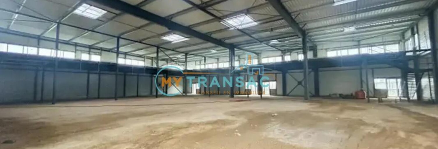 Local industriel  407 m² à louer à Louvres (95380)