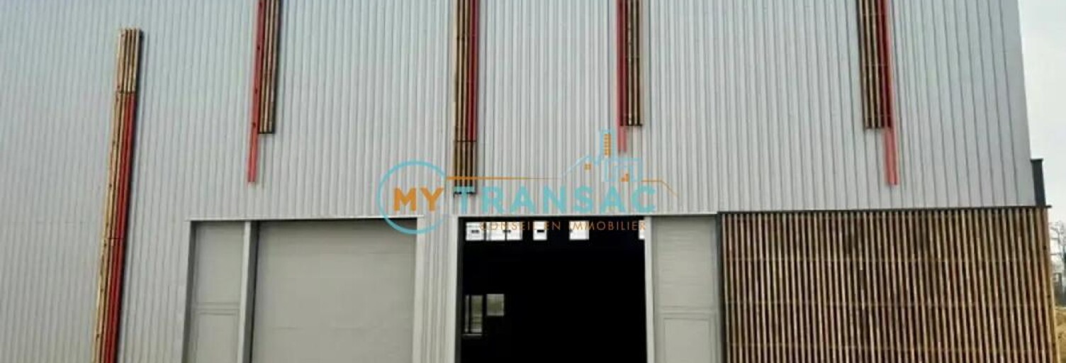Local industriel  738 m² à louer à Louvres (95380)