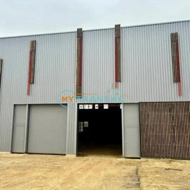 Local industriel  7995 €