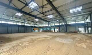 Local industriel  872 m² à louer à Louvres (95380)