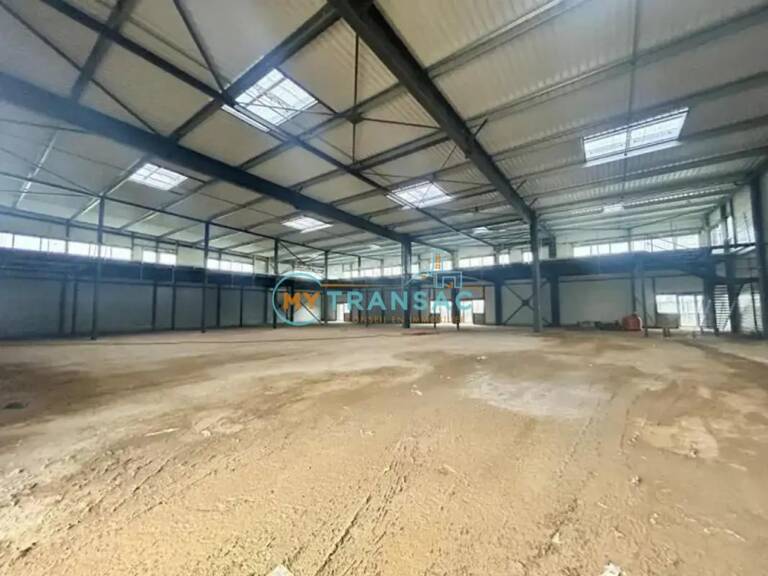 A LOUER Cellules d'activités neuves à partir de 358m² à LOUVRES — photo 1