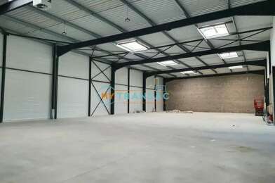 Local industriel  1105335 €