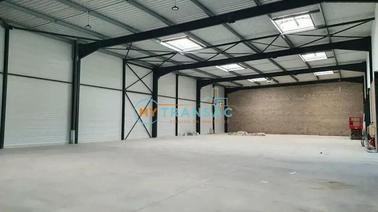 local industriel  pièces 693 m2 à vendre à Buchelay (78200)