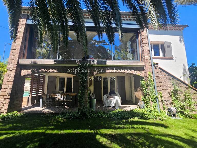 Villa  atypique  6 pièces avec piscine et garage. — photo 1