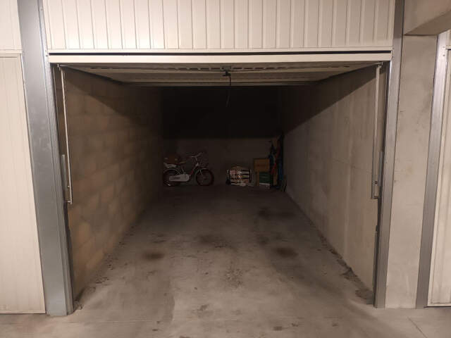 Parking/Box 1 emplacement — photo du bien
