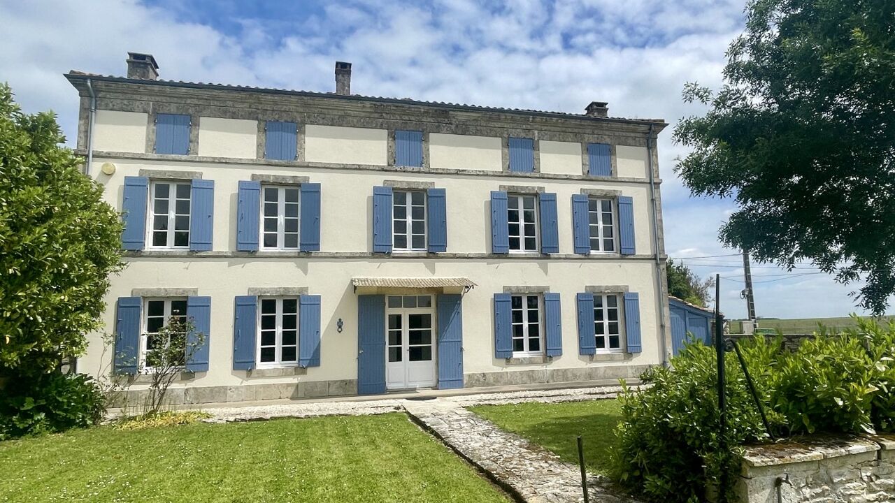 maison 5 pièces 145 m2 à vendre à Dampierre-sur-Boutonne (17470)