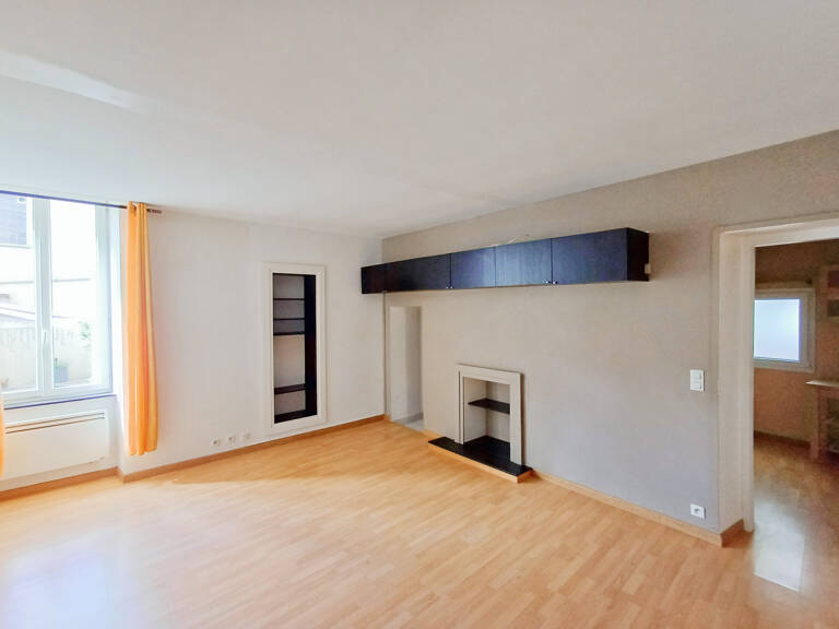AUBENAS CENTRE - APPARTEMENT 2 PIECES 50m2 — photo 1