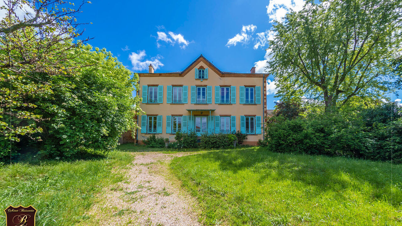 maison 9 pièces 340 m2 à vendre à Le Bois-d'Oingt (69620)
