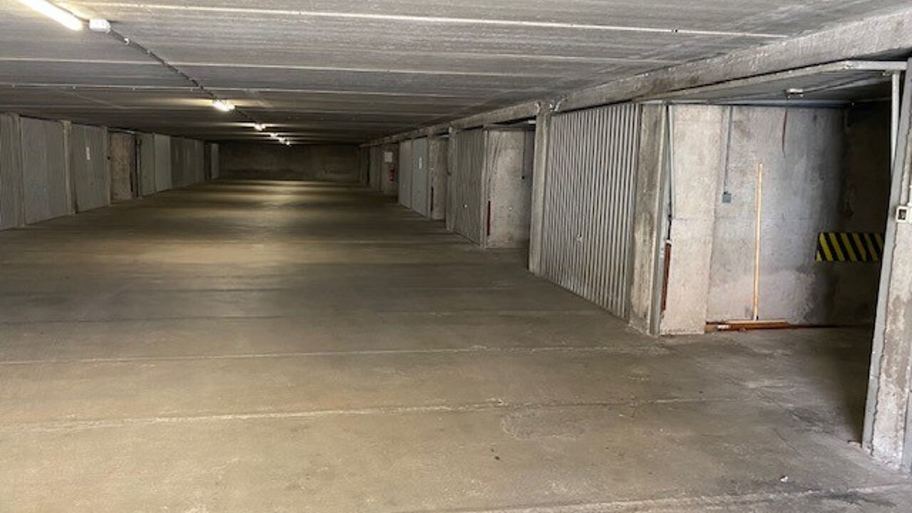 garage  pièces 15 m2 à louer à Roanne (42300)