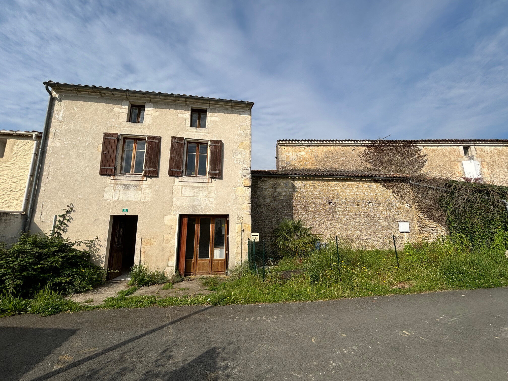 Villa / Maison  T4 à vendre Fontcouverte 17100