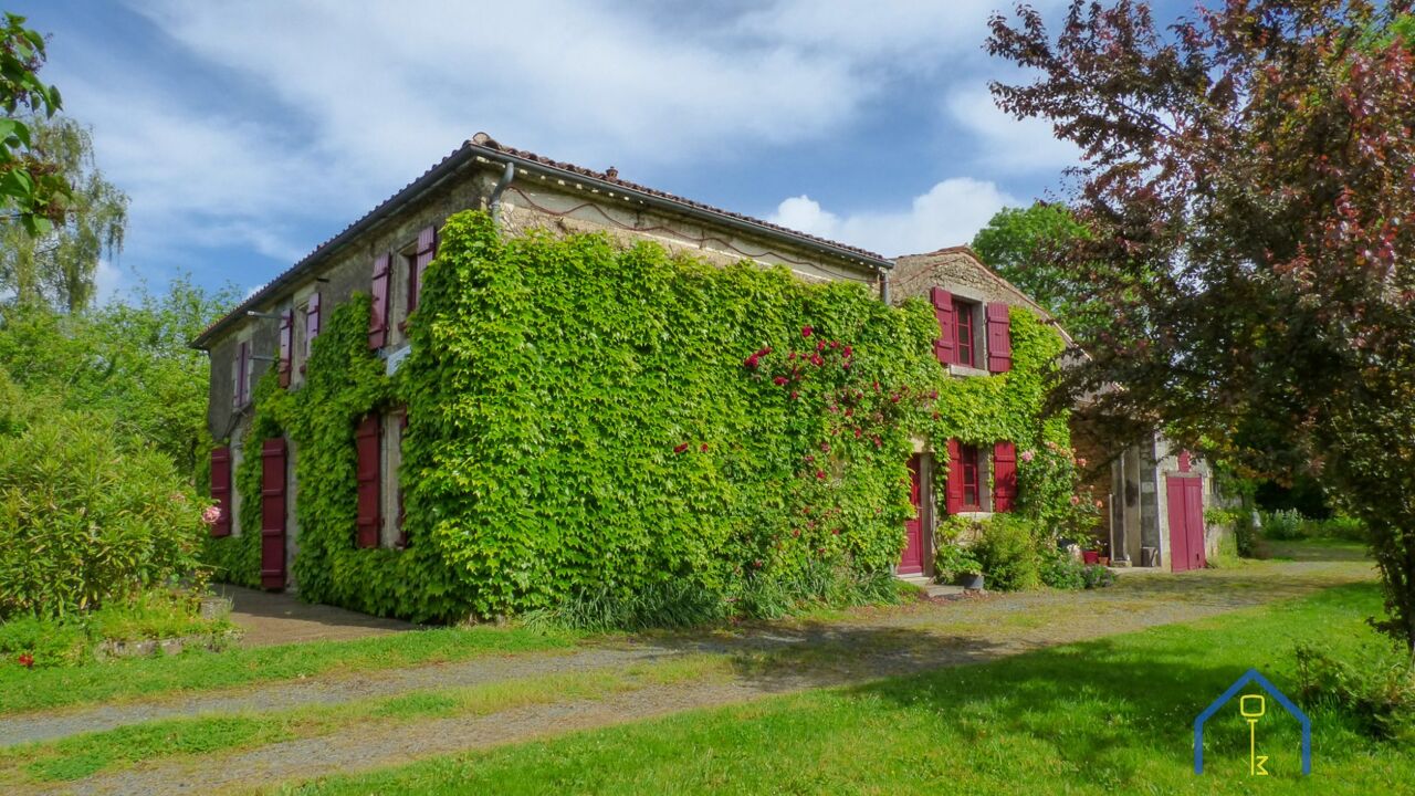 maison 5 pièces 154 m2 à vendre à La Caillère-Saint-Hilaire (85410)