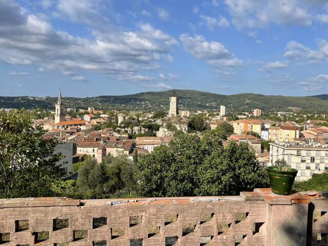 PROPRIÉTÉ À DRAGUIGNAN AVEC DÉPENDANCES, VUE PANORAMIQUE SUD — photo du bien