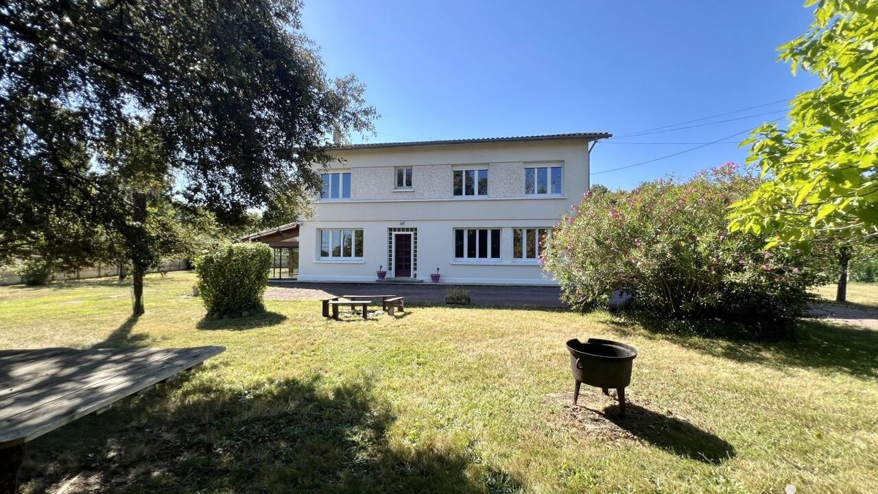 maison 8 pièces 217 m2 à vendre à Val de Virvée (33240)