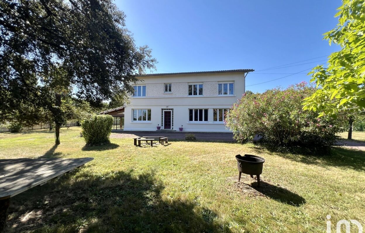 maison 8 pièces 217 m2 à vendre à Val de Virvée (33240)