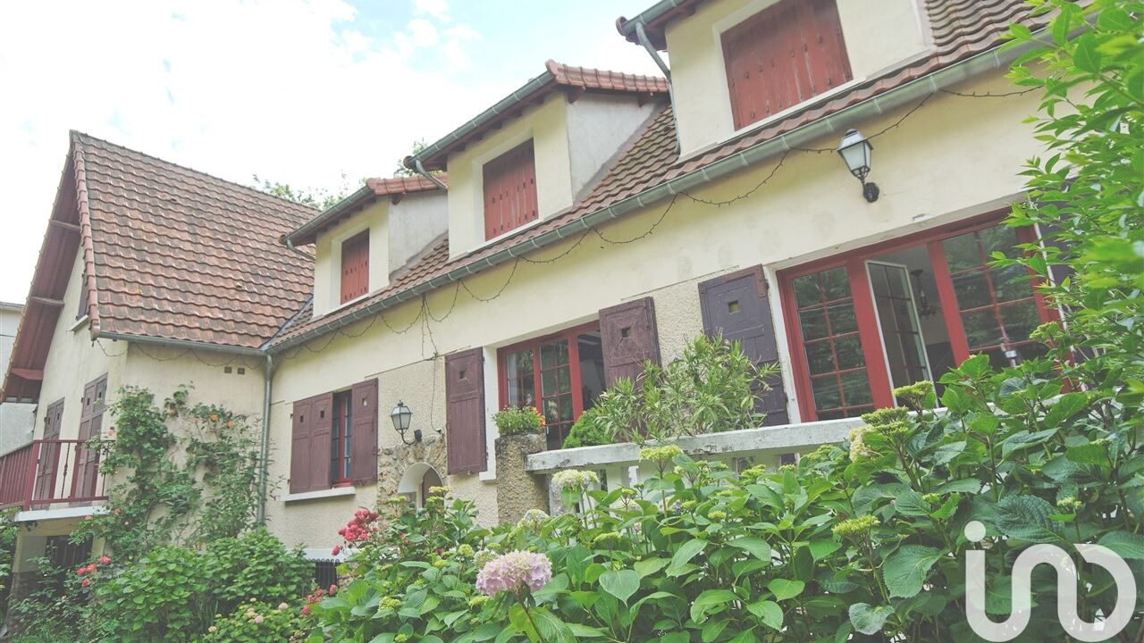 maison 12 pièces 256 m2 à vendre à Sainte-Geneviève-des-Bois (91700)