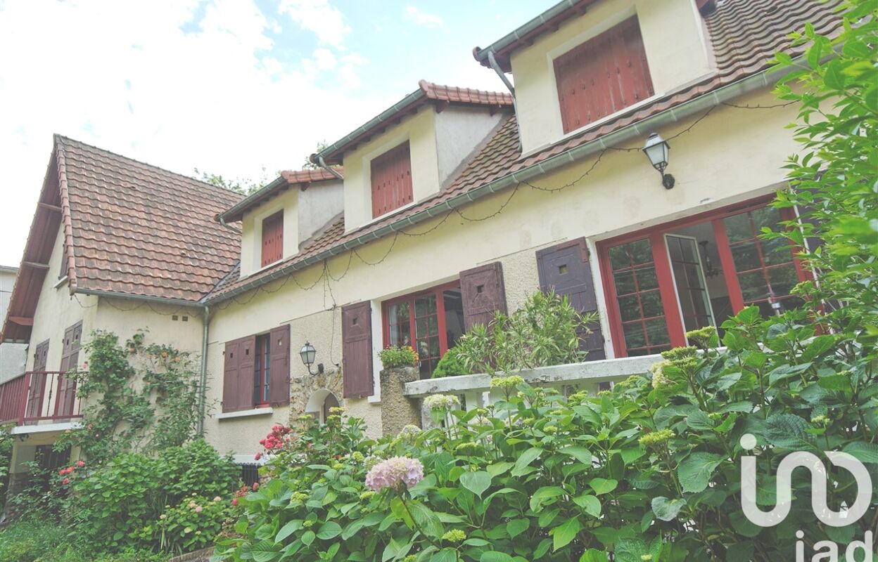 maison 12 pièces 256 m2 à vendre à Sainte-Geneviève-des-Bois (91700)