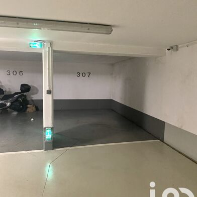 Parking 14 m²