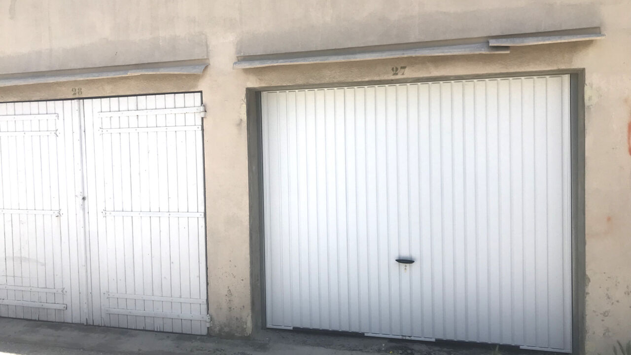 garage  pièces 15 m2 à louer à Toulon (83000)