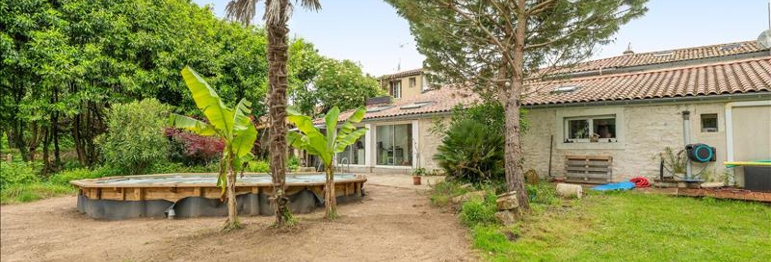 Maison 7 Pièces 214 m² à vendre à Saint-Romain-de-Benet (17600)