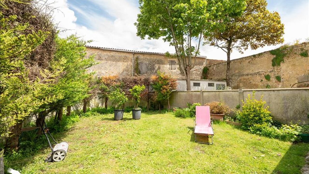 maison 10 pièces 250 m2 à vendre à Saujon (17600)