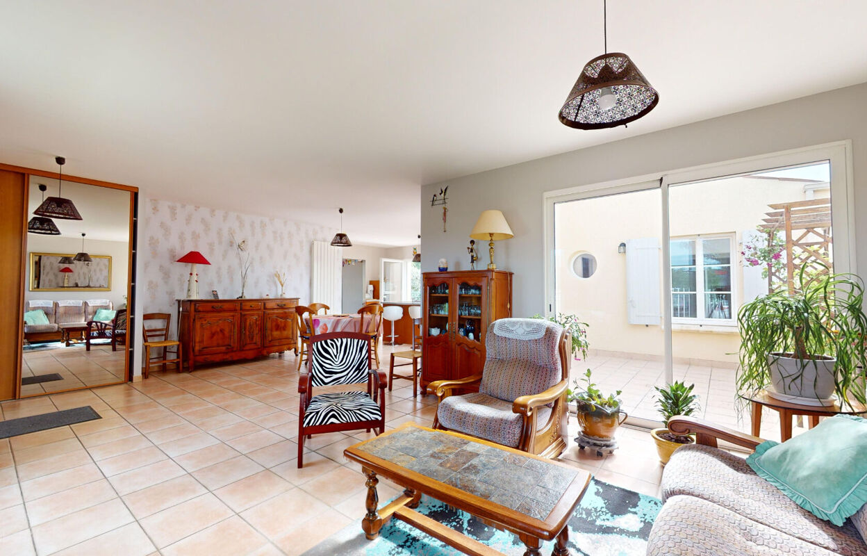 maison 6 pièces 98 m2 à vendre à Rochefort (17300)