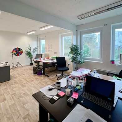 Bureau 55 m²