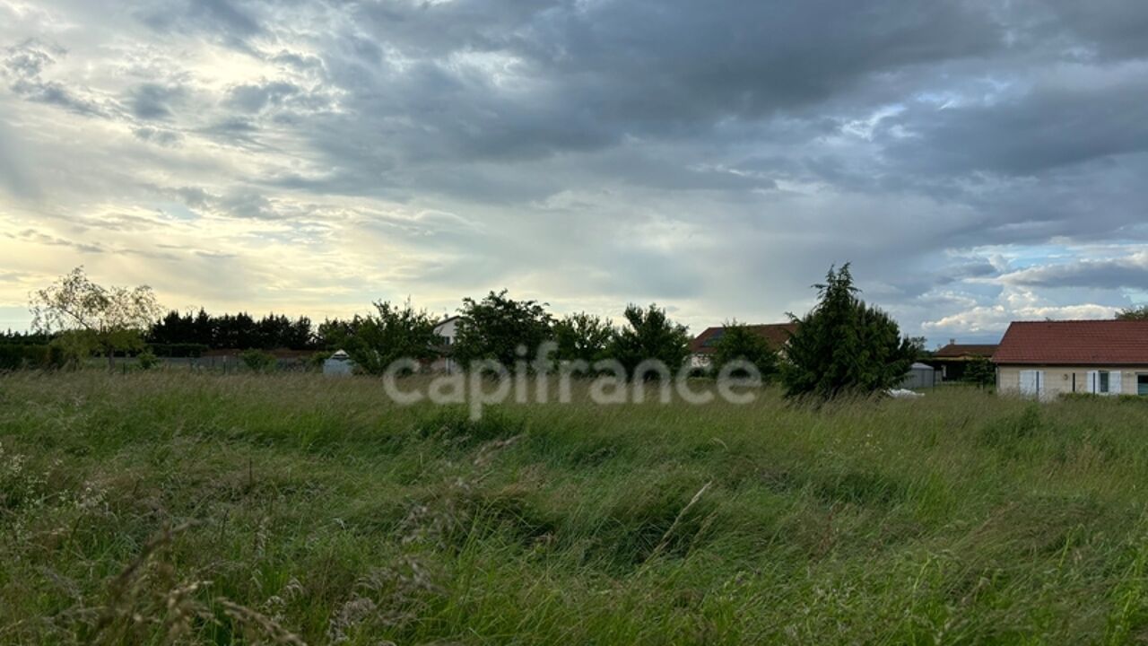 terrain  pièces 2066 m2 à vendre à Monétay-sur-Allier (03500)