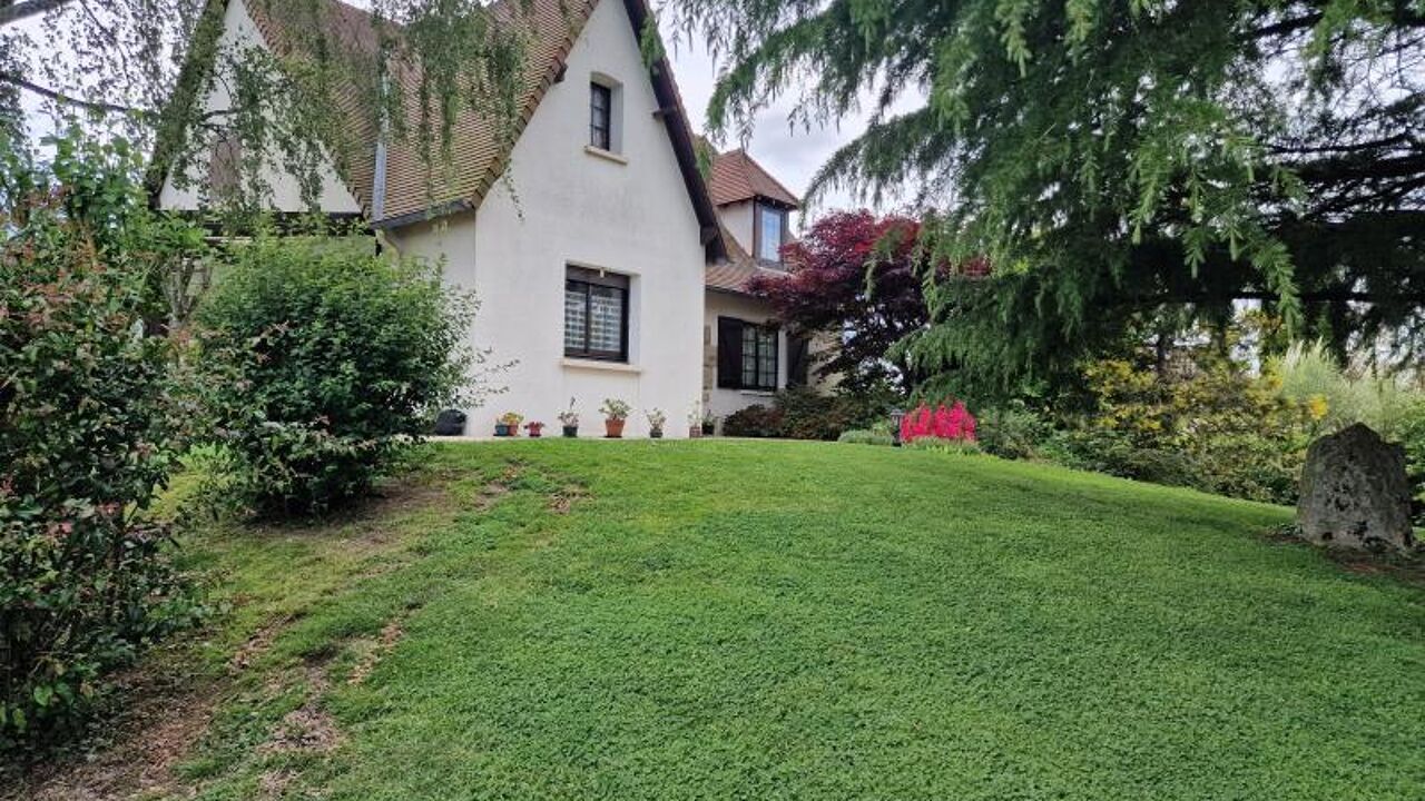 maison 6 pièces 131 m2 à vendre à Parthenay (79200)