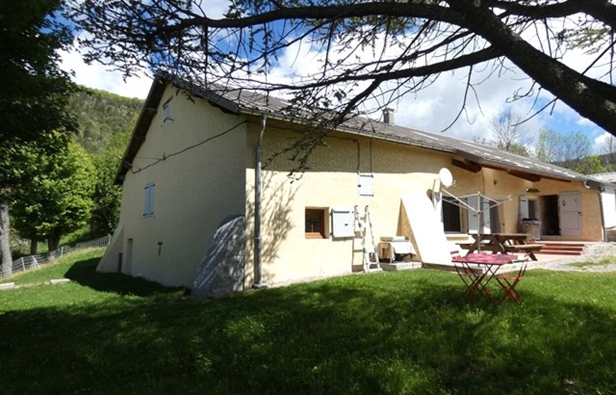 maison 4 pièces 138 m2 à vendre à Aspres-sur-Buëch (05140)