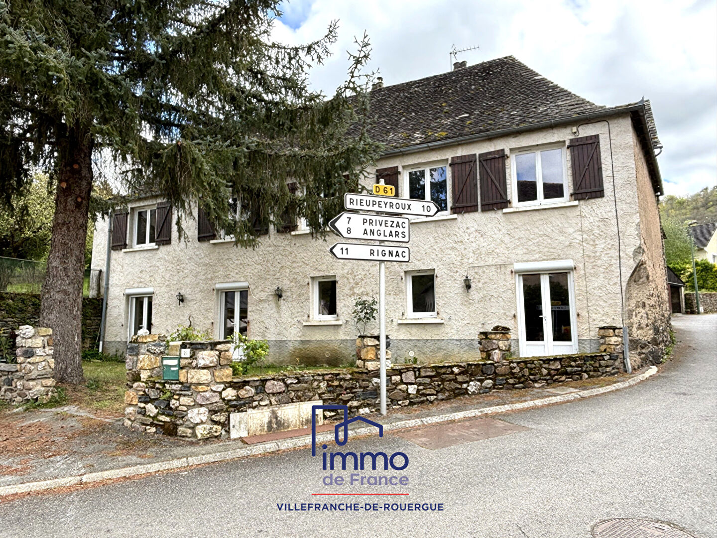 Villa / Maison  T7 à vendre Prévinquières 12350