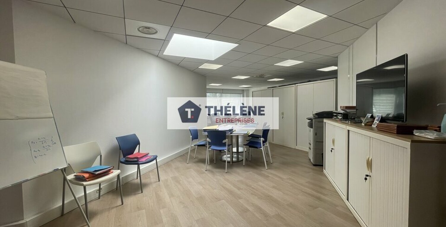 BUREAUX à LOUER — photo 1