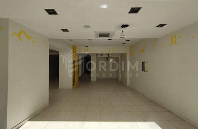 AUXERRE  A COTE DU MONOPRIX -  SUPERBE EMPLACEMENT  LOCAL COMMERCIAL DE 129M² — photo du bien