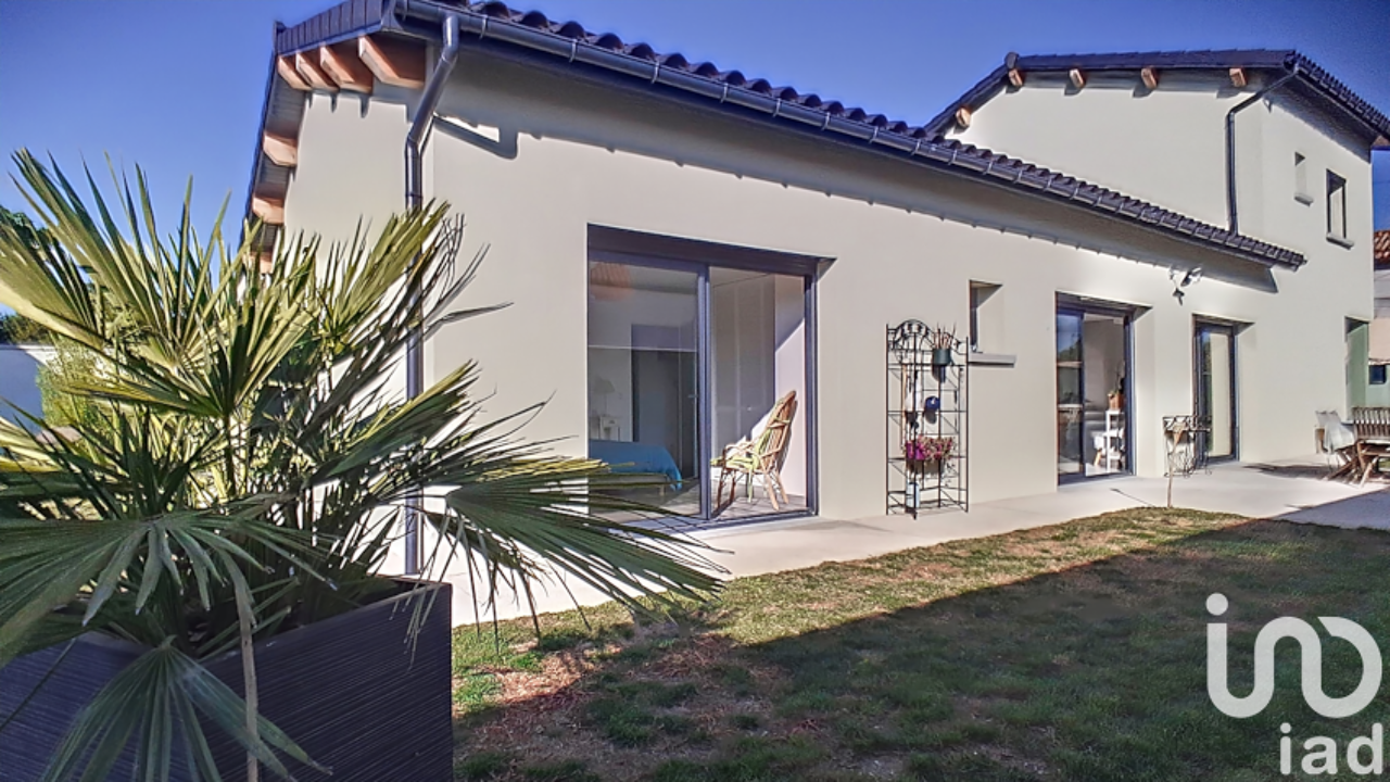 maison 6 pièces 135 m2 à vendre à Tournon-sur-Rhône (07300)