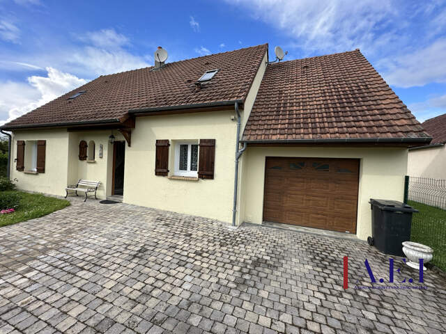 Magnifique maison T7 sur 700 m² de terrain — photo du bien