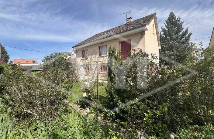 Vente maison 7 pièces 140 m² Combs-la-Ville (77380) — photo 2
