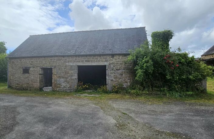 BEL ENSEMBLE IMMOBILIER À RÉNOVER — photo 4
